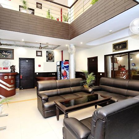 Hotel City Paradise Chandīgarh Екстериор снимка